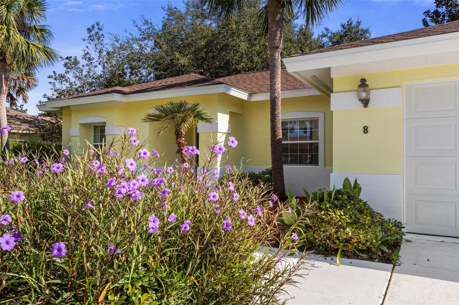 8 MONTAUK LN