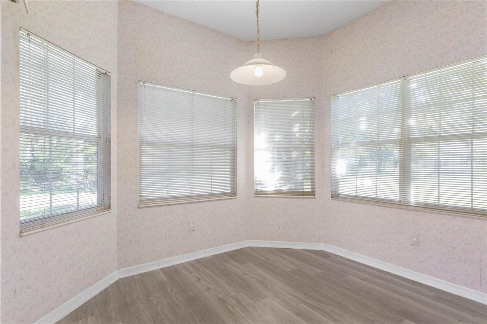 8 MONTAUK LN