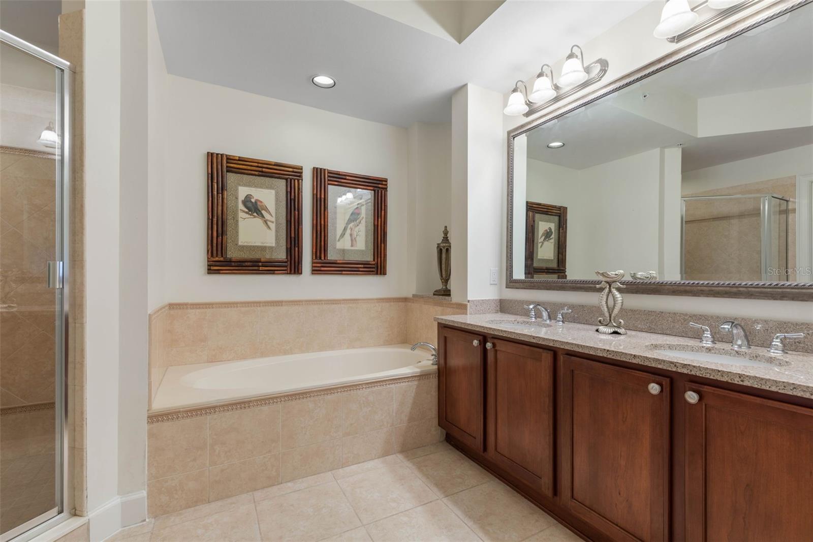 102 YACHT HARBOR DR #465