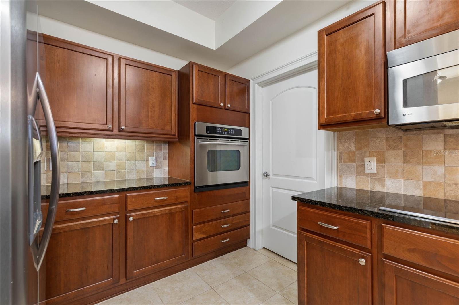 102 YACHT HARBOR DR #465