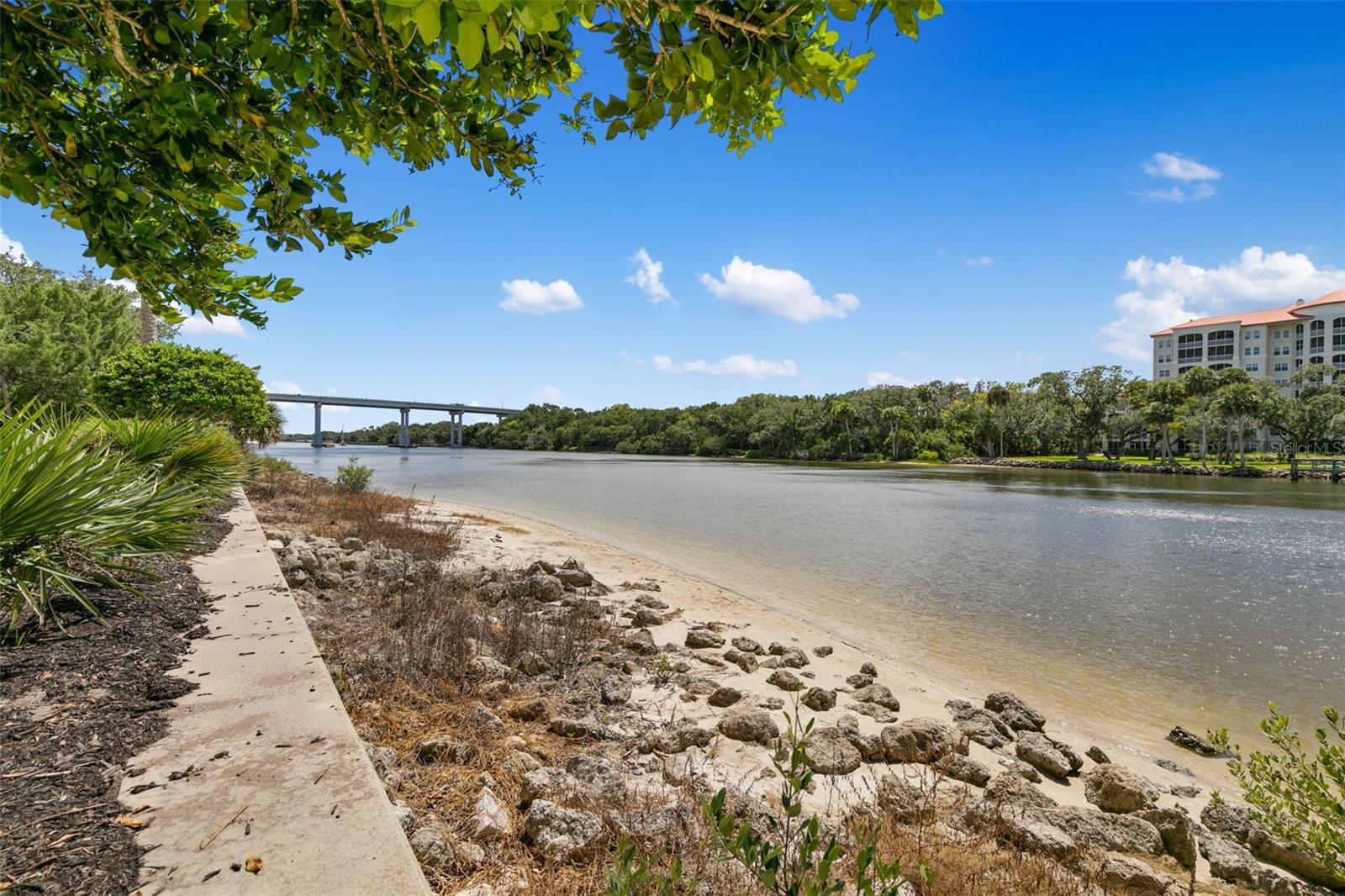 102 YACHT HARBOR DR #465