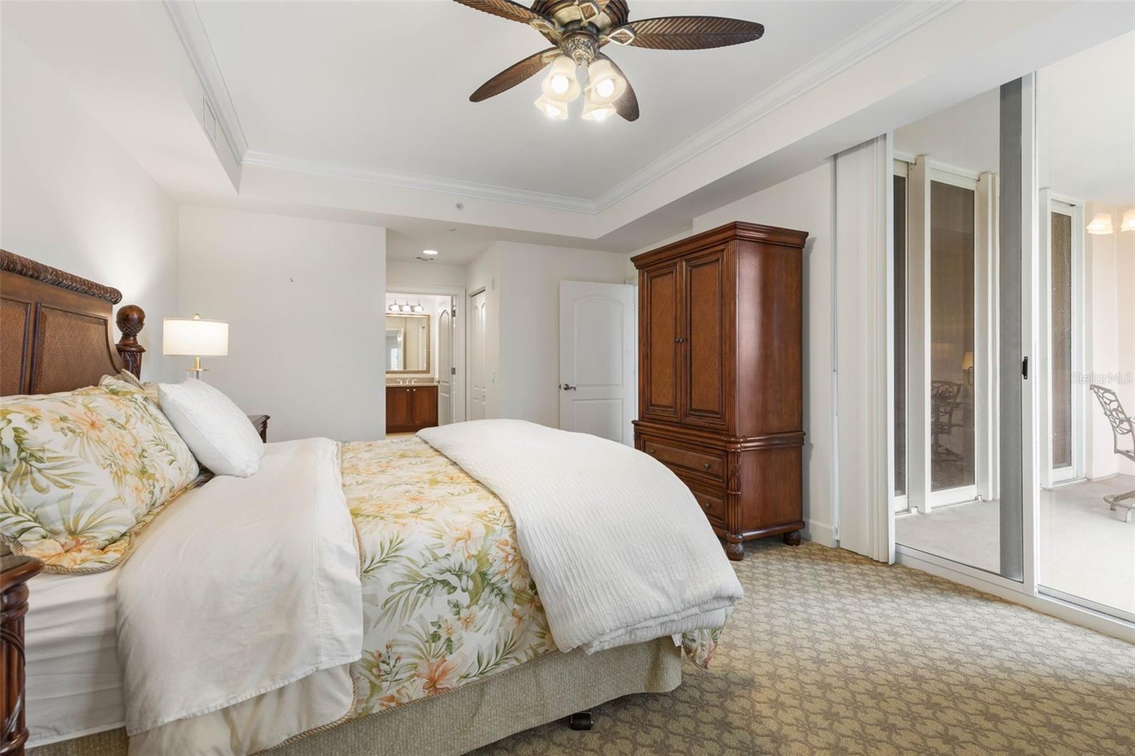 102 YACHT HARBOR DR #465