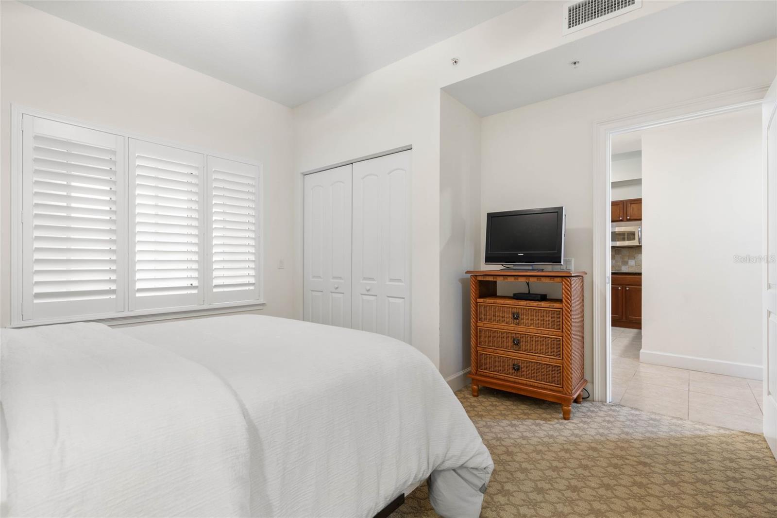 102 YACHT HARBOR DR #465