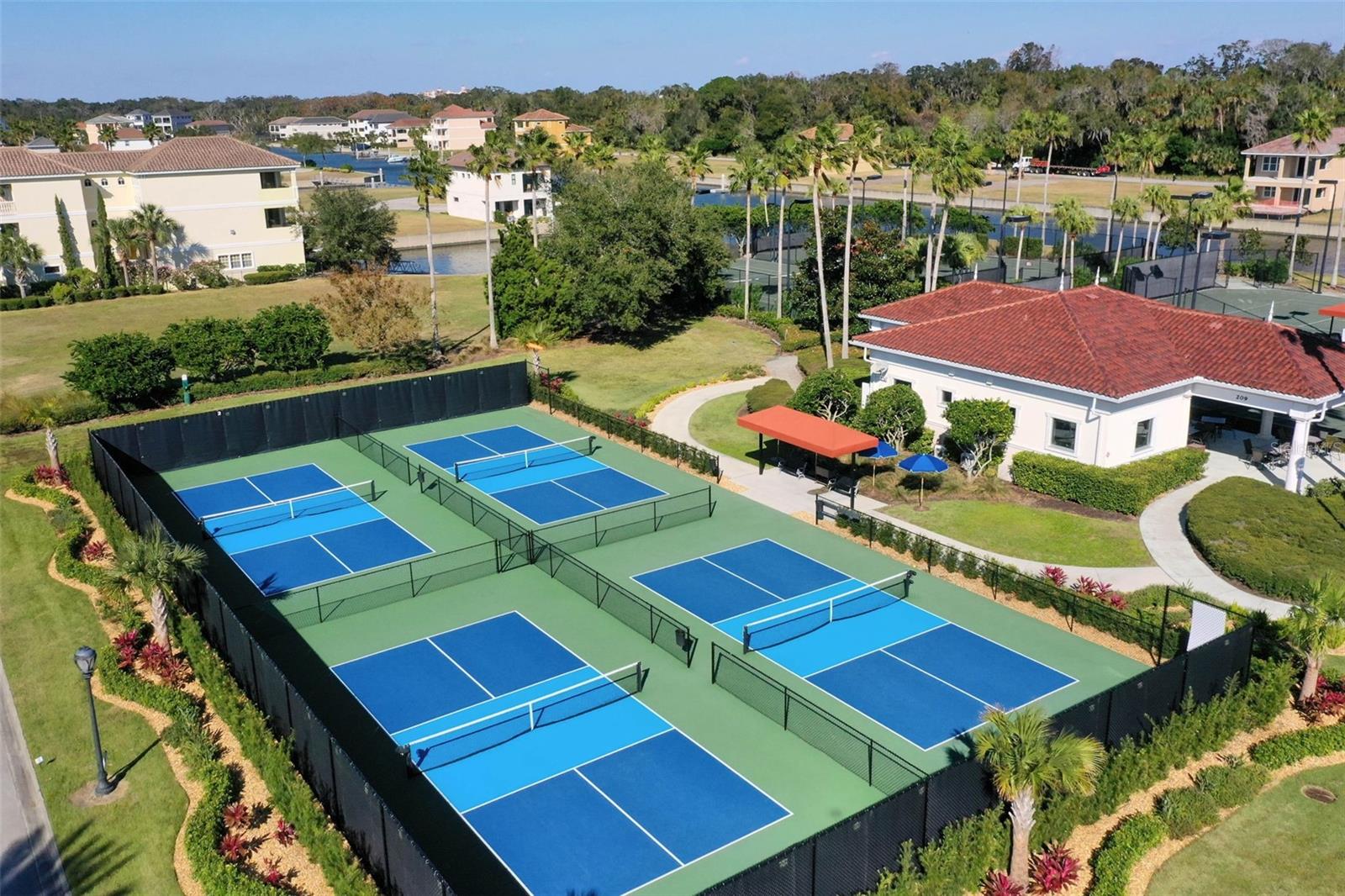 102 YACHT HARBOR DR #465