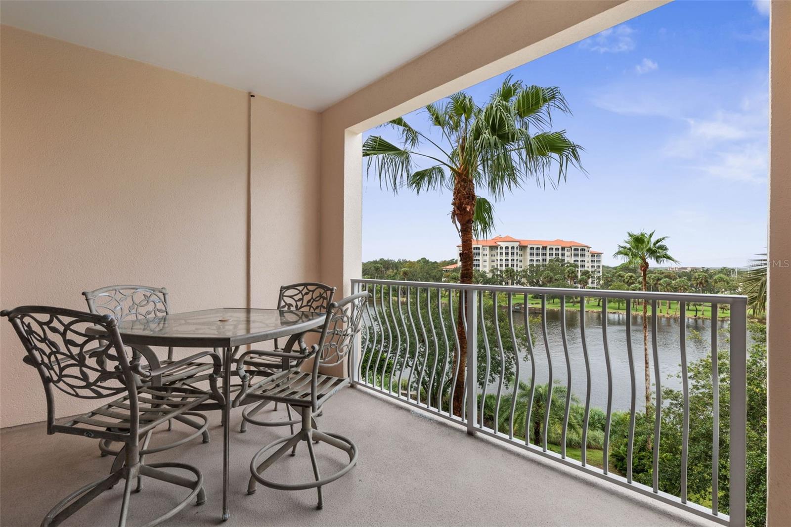 102 YACHT HARBOR DR #465