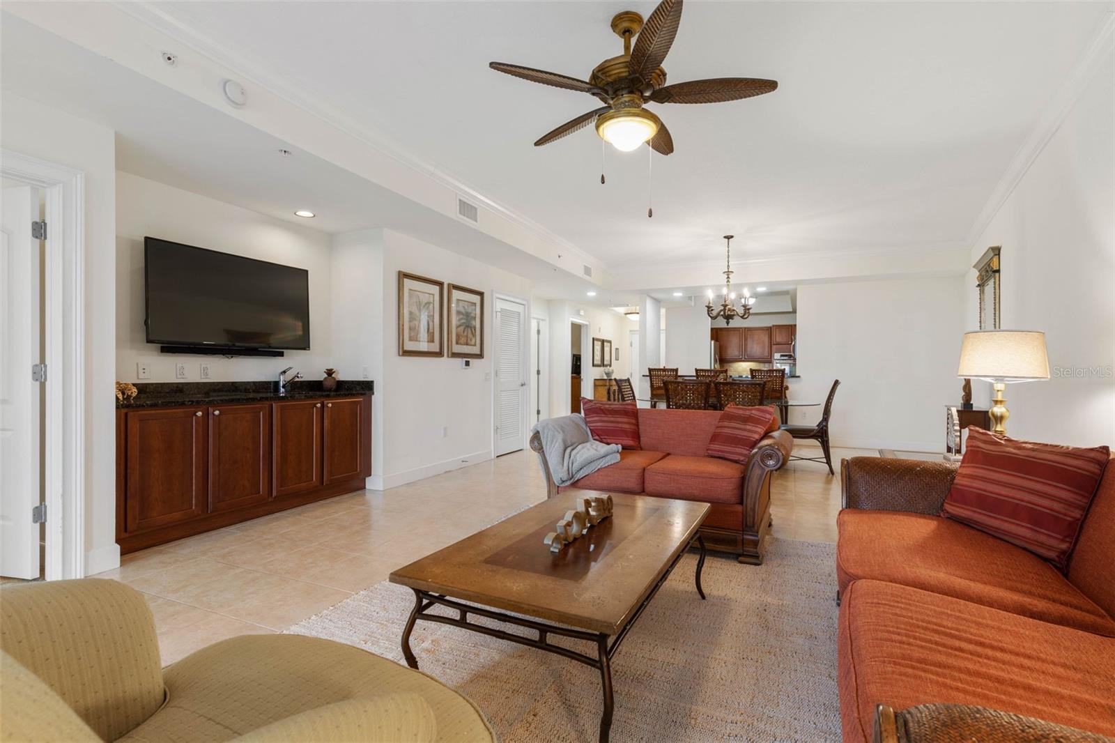 102 YACHT HARBOR DR #465