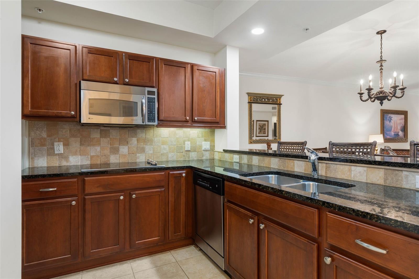 102 YACHT HARBOR DR #465