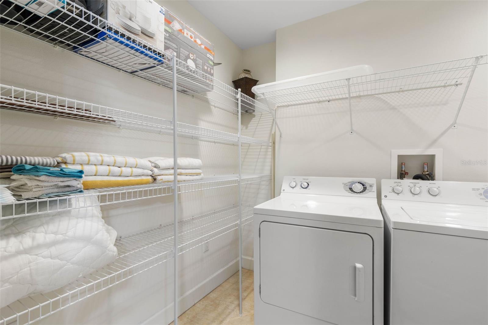 102 YACHT HARBOR DR #465