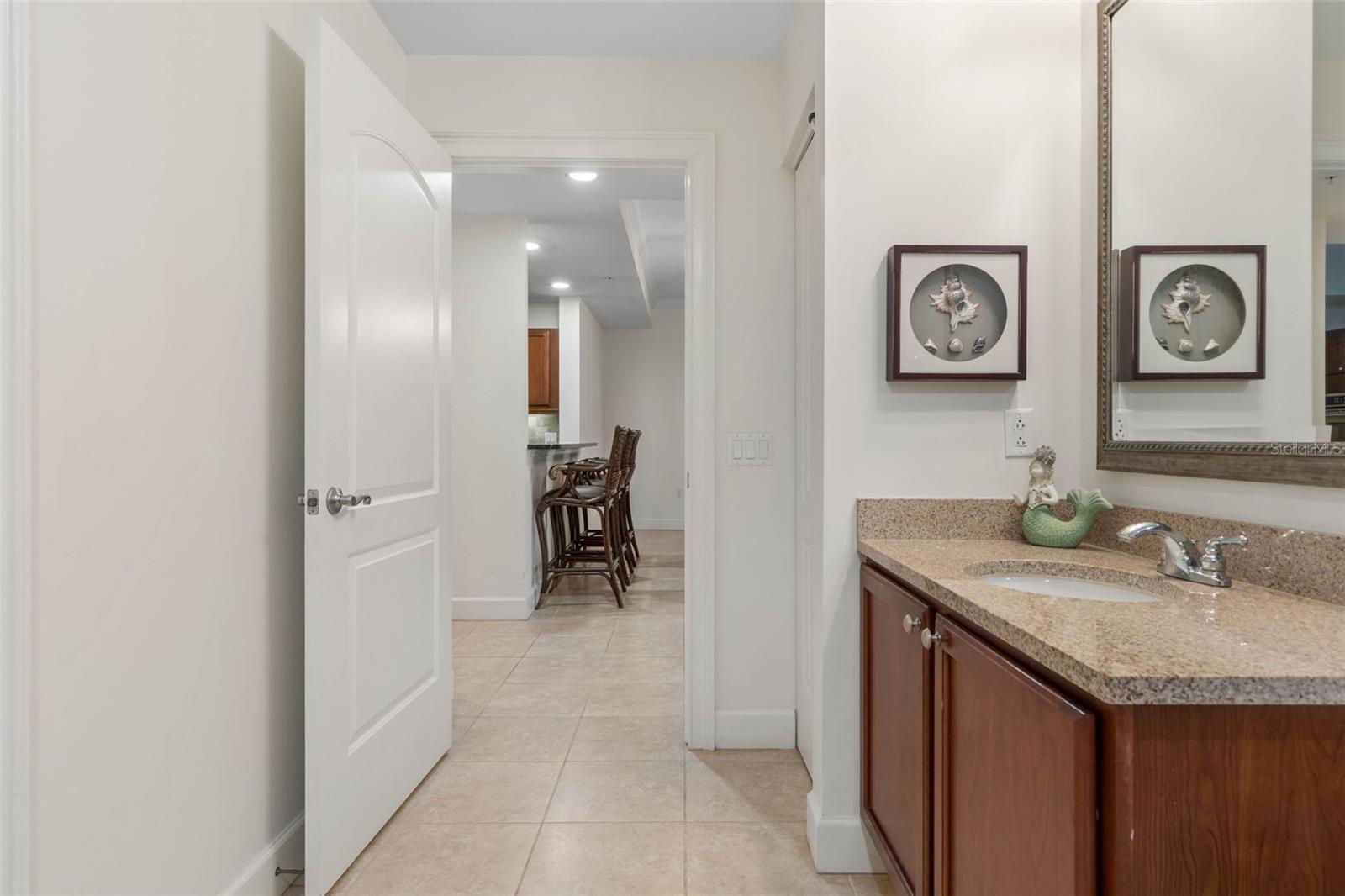 102 YACHT HARBOR DR #465