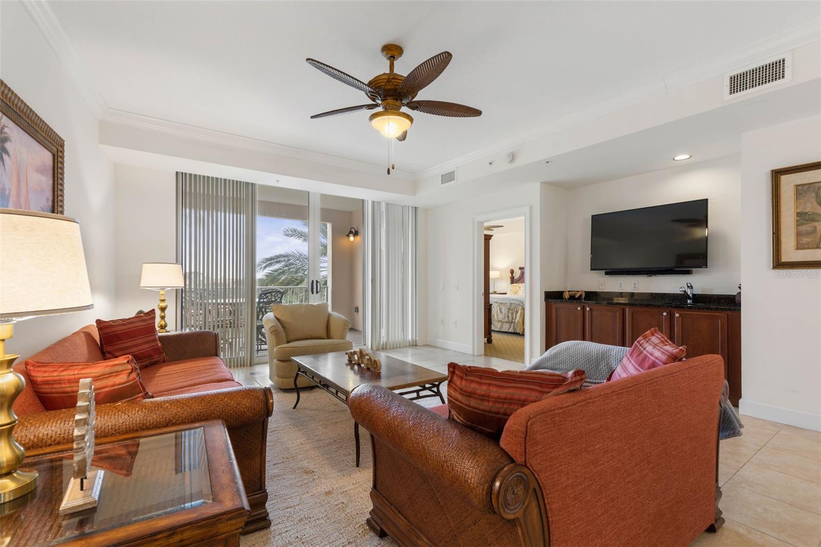 102 YACHT HARBOR DR #465