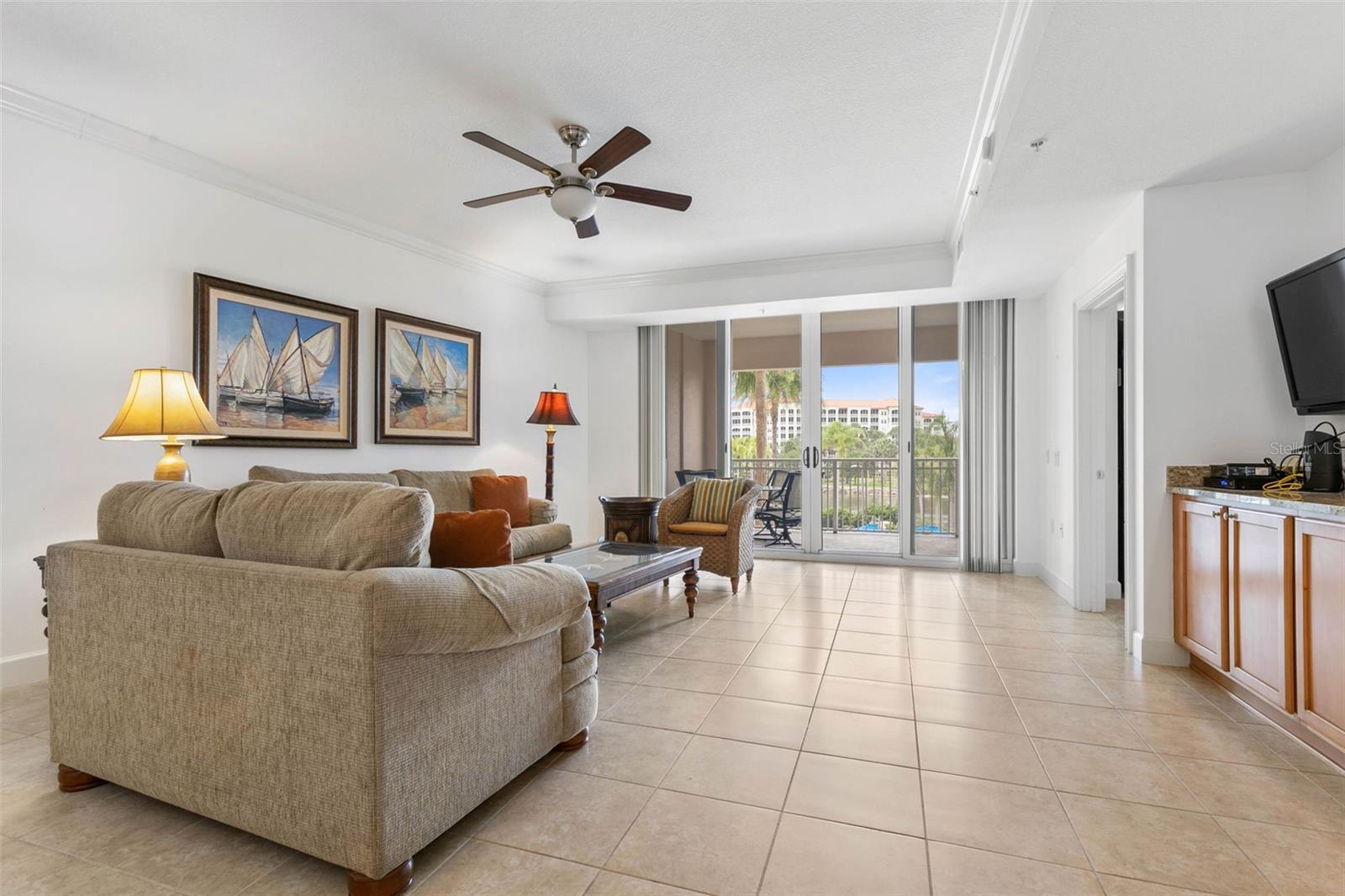 102 YACHT HARBOR DR #273