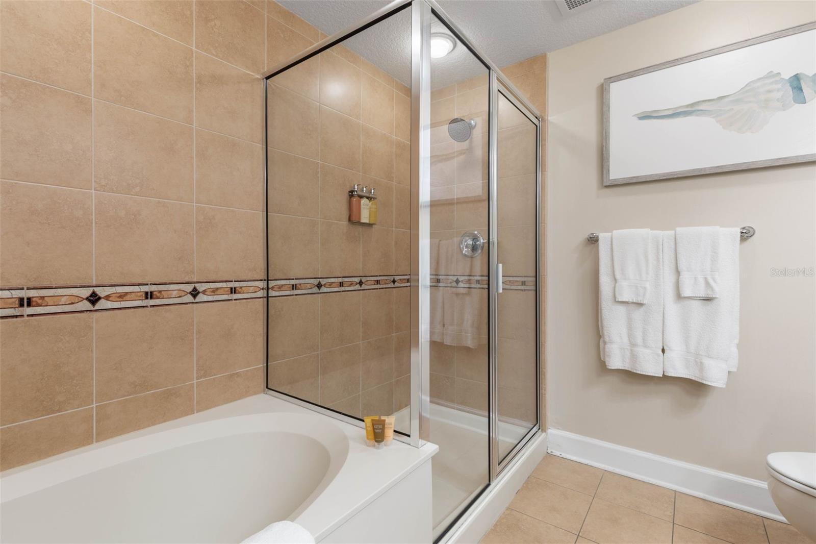 200 OCEAN CREST DR #906