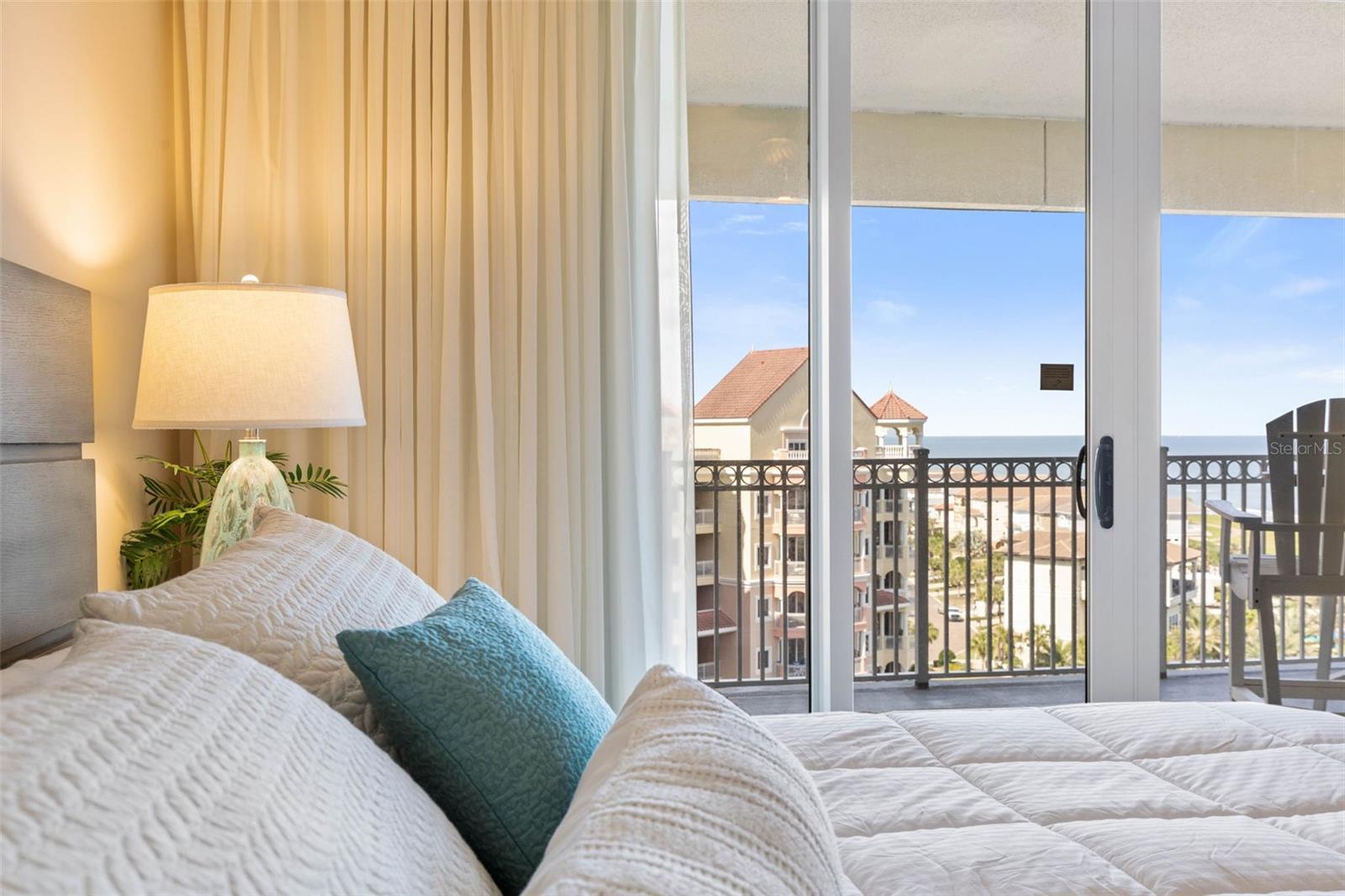 200 OCEAN CREST DR #906