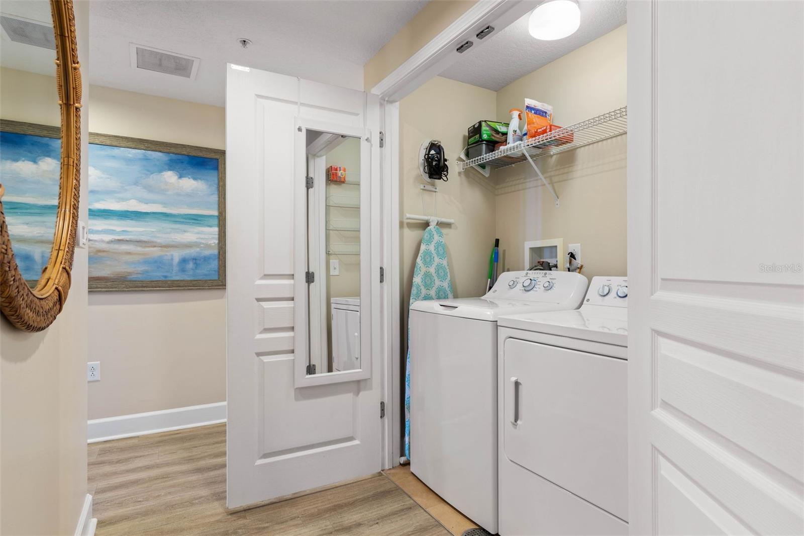 200 OCEAN CREST DR #906