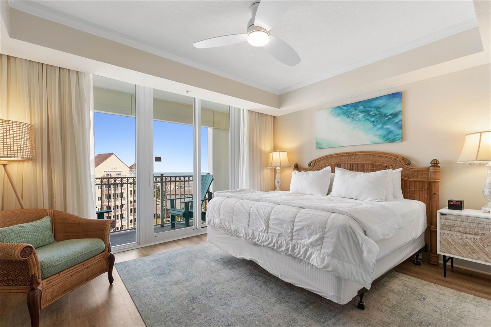 200 OCEAN CREST DR #906