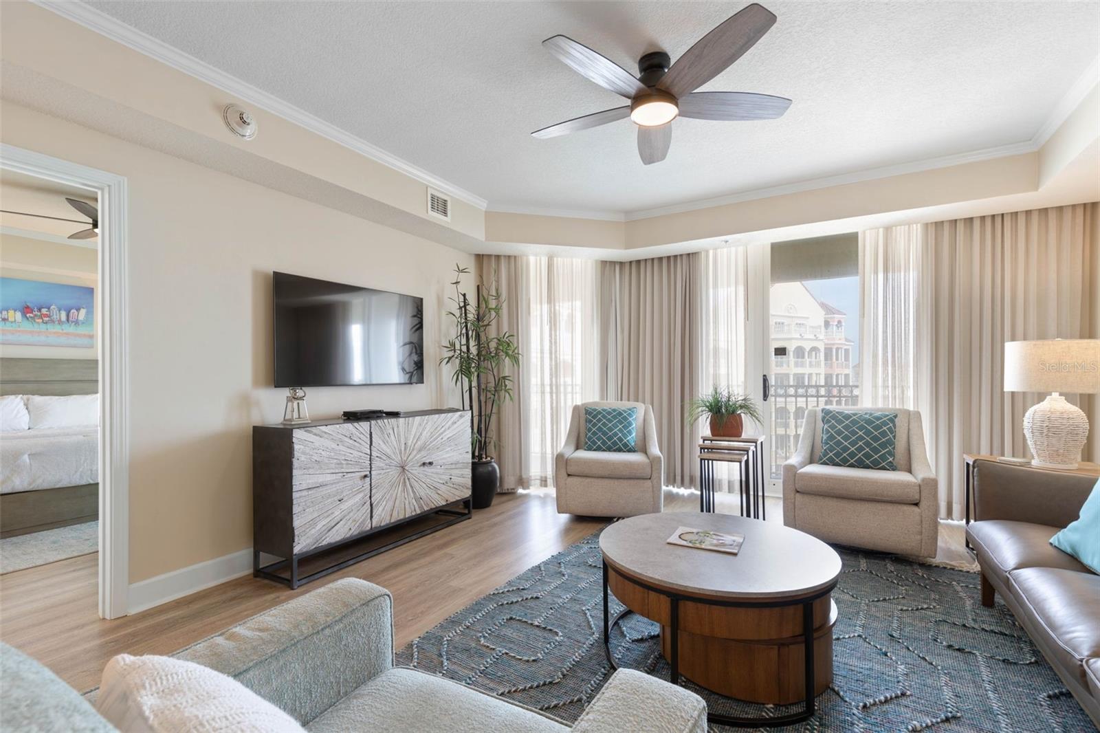 200 OCEAN CREST DR #906