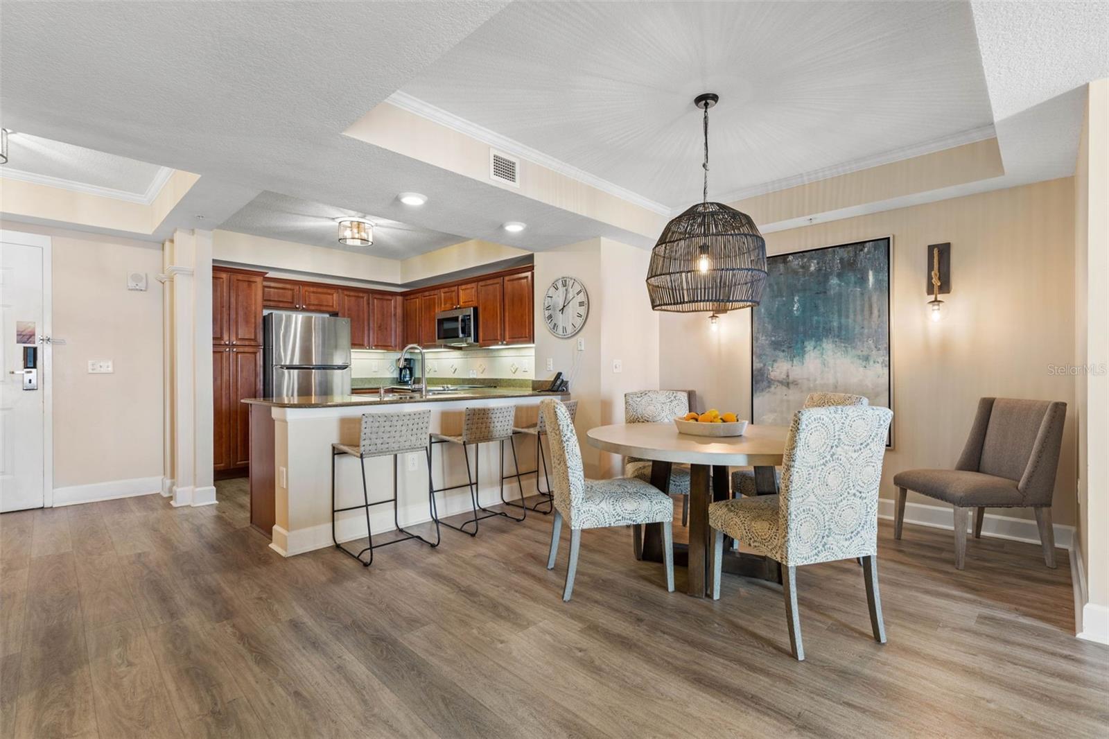 200 OCEAN CREST DR #906