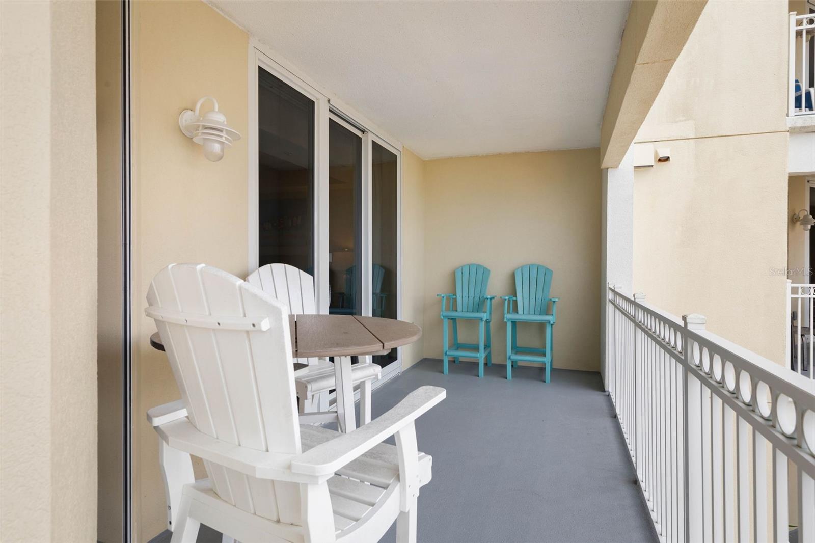 200 OCEAN CREST DR #906