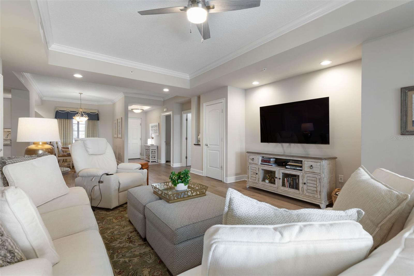 102 YACHT HARBOR DR #371