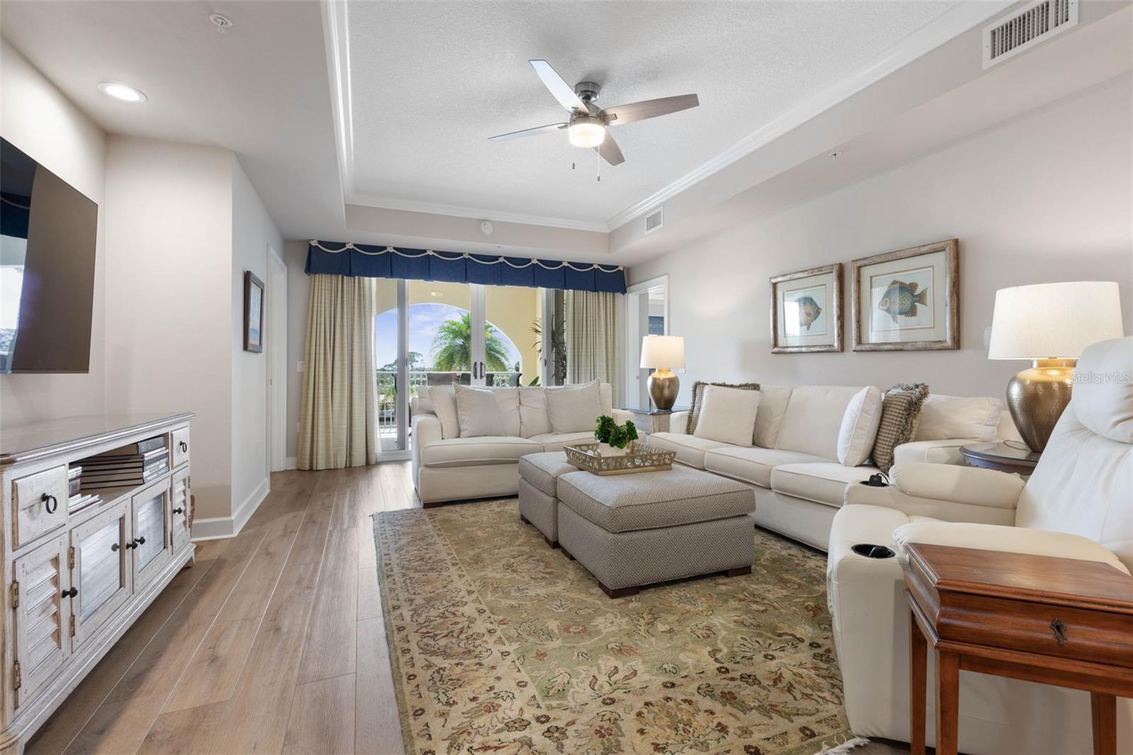 102 YACHT HARBOR DR #371