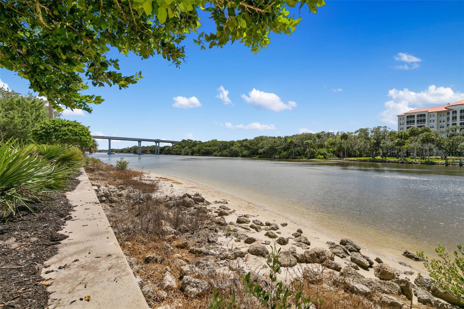 102 YACHT HARBOR DR #371