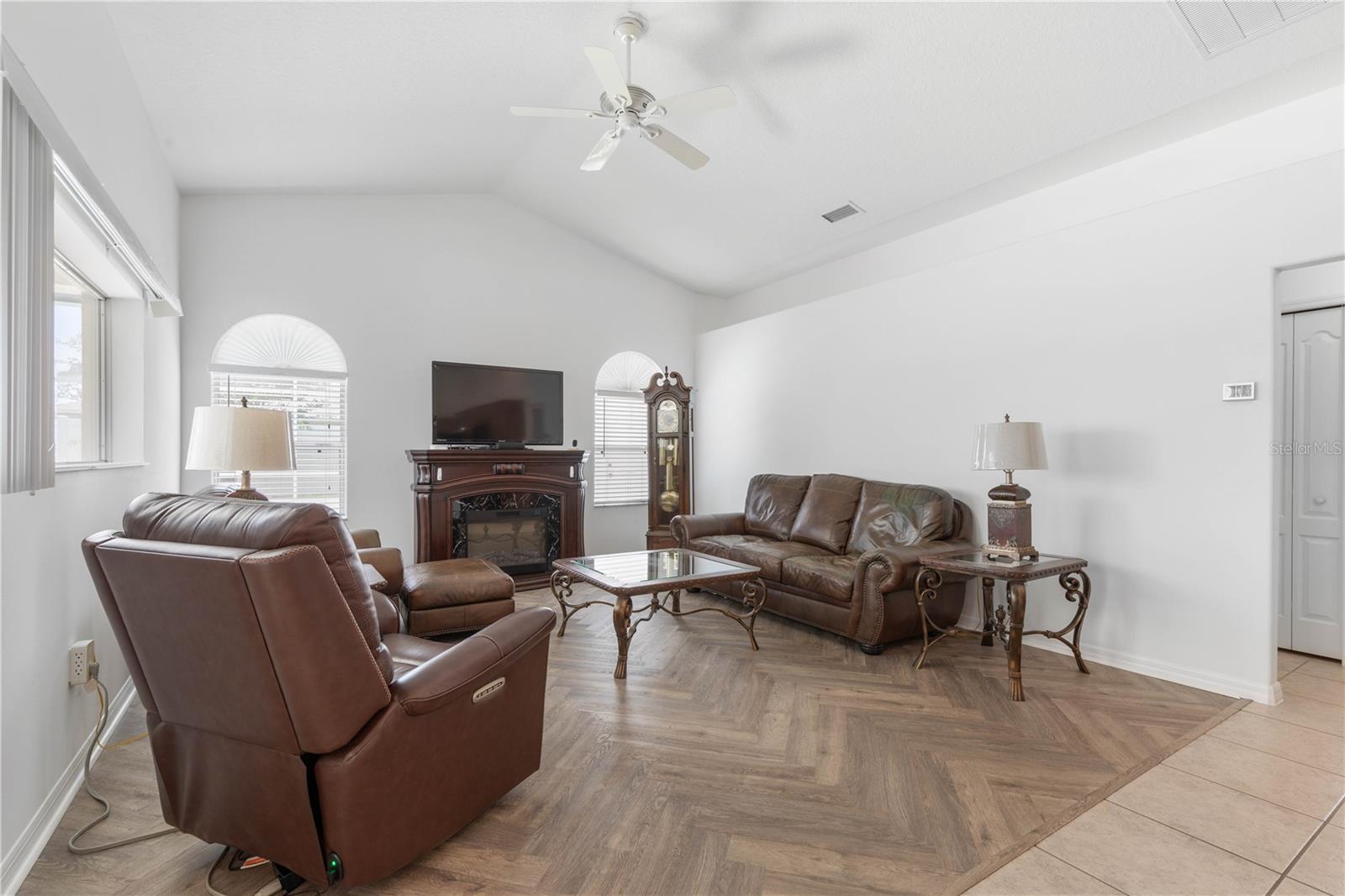 99 ROXBORO DR