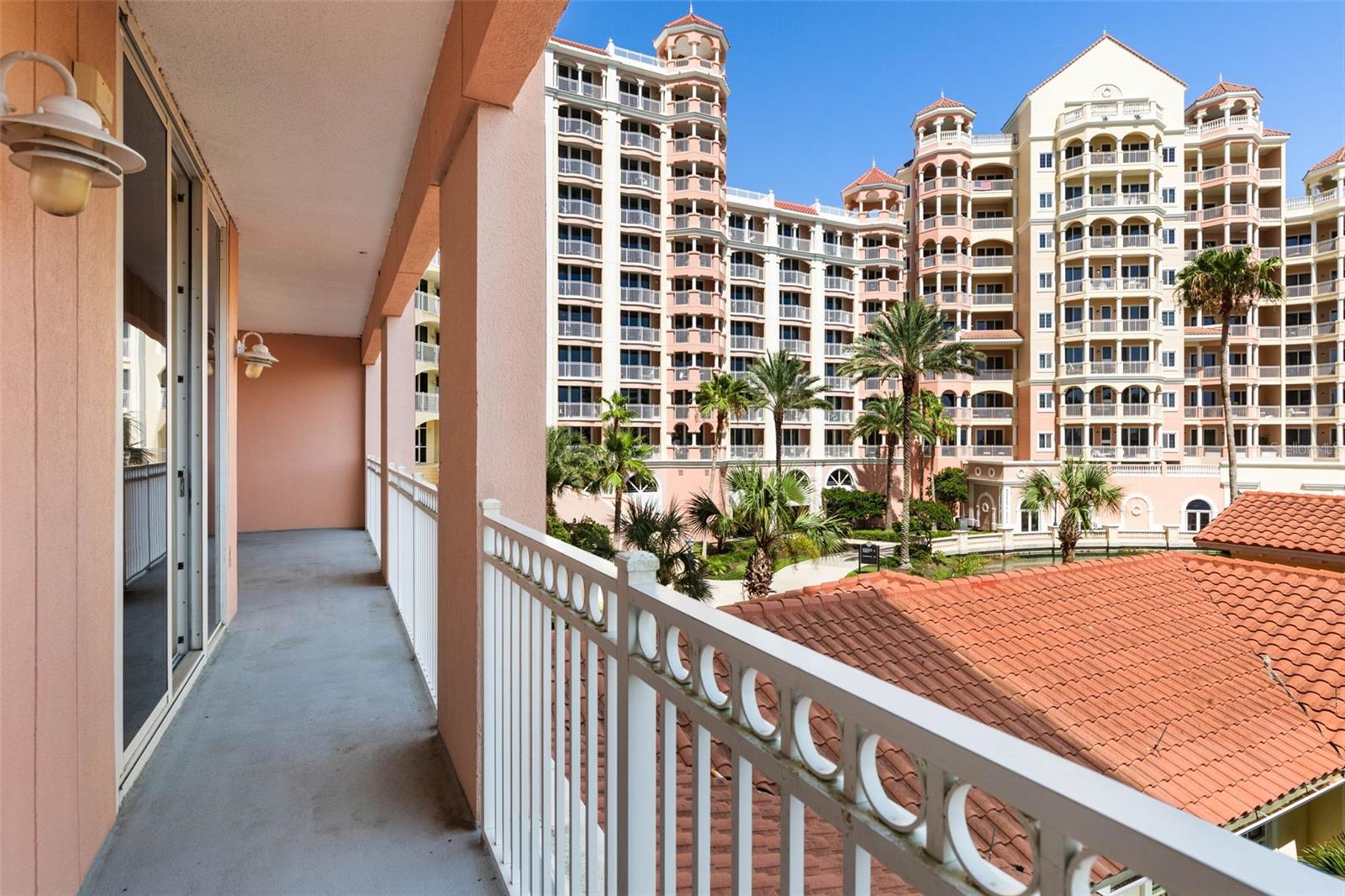 200 OCEAN CREST DR #108