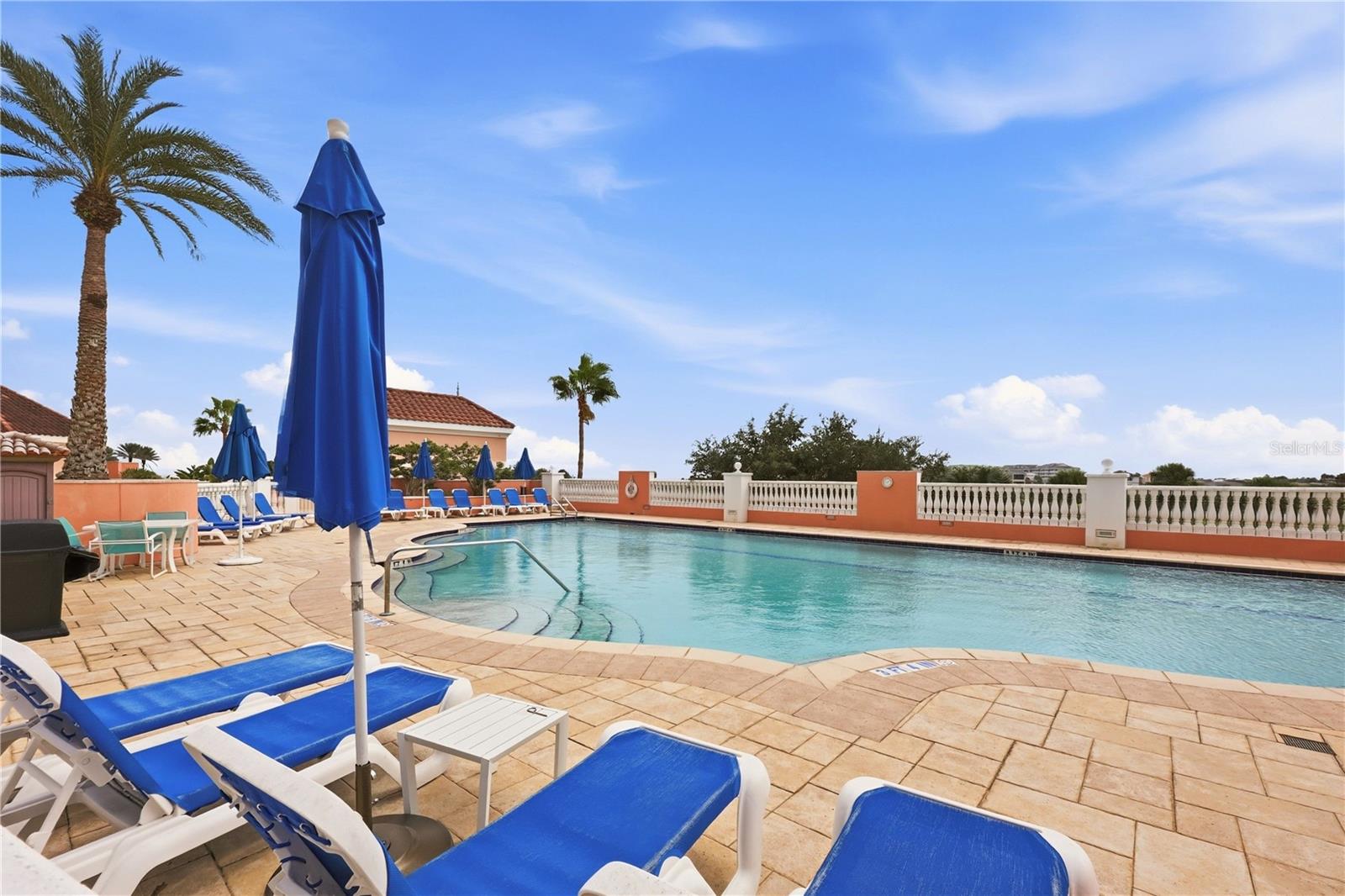 200 OCEAN CREST DR #542