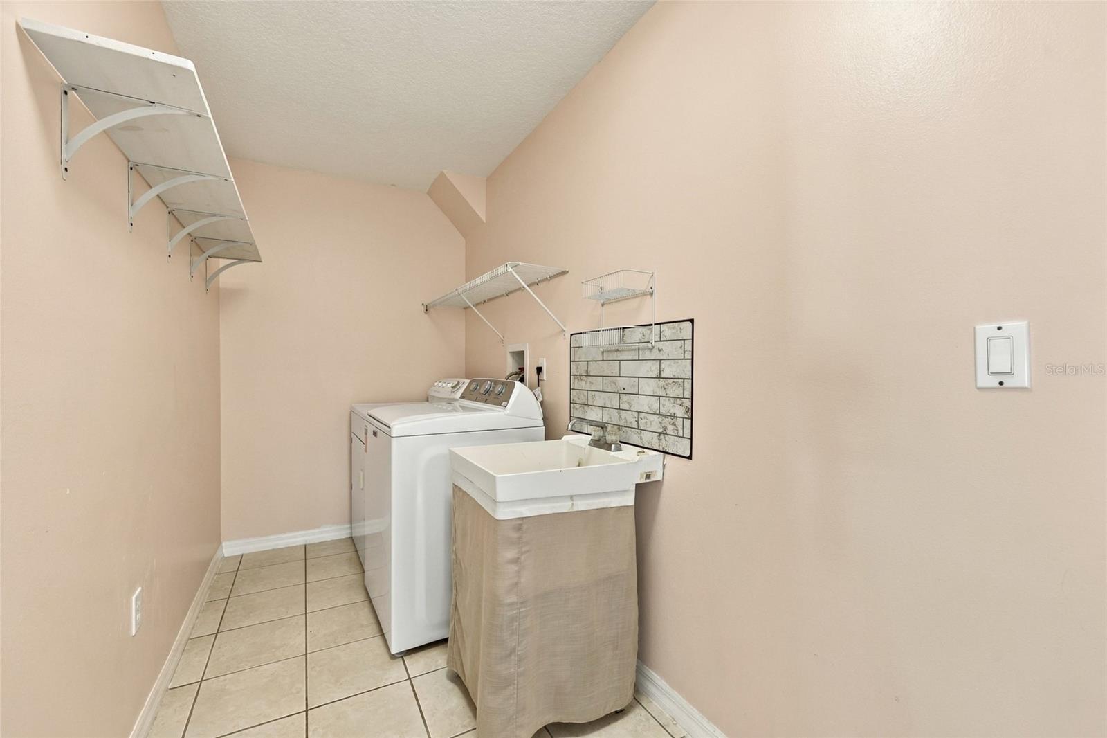 35 RICHLAND LN