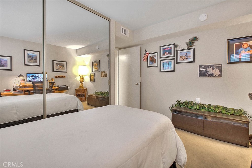 5517 Paseo Del Lago E 2B