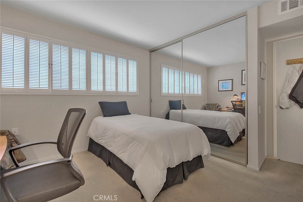 5517 Paseo Del Lago E 2B