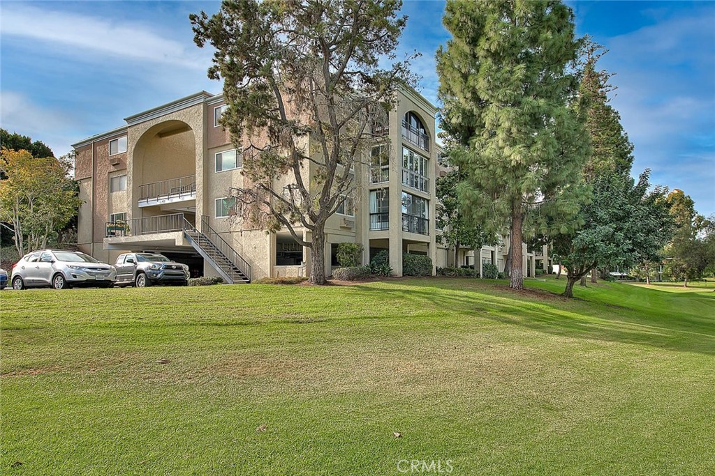 5517 Paseo Del Lago E 2B