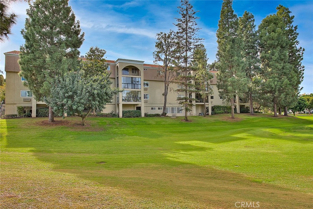 5517 Paseo Del Lago E 2B