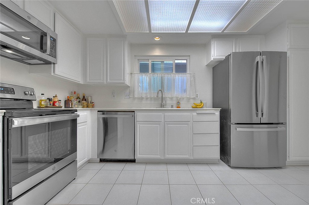 5517 Paseo Del Lago E 2B