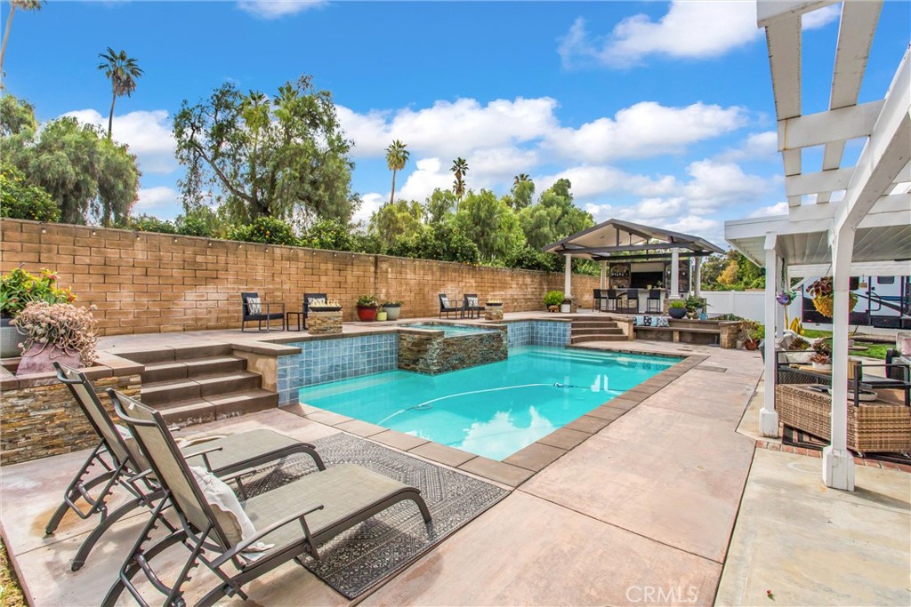 9804 Calle Esplanade