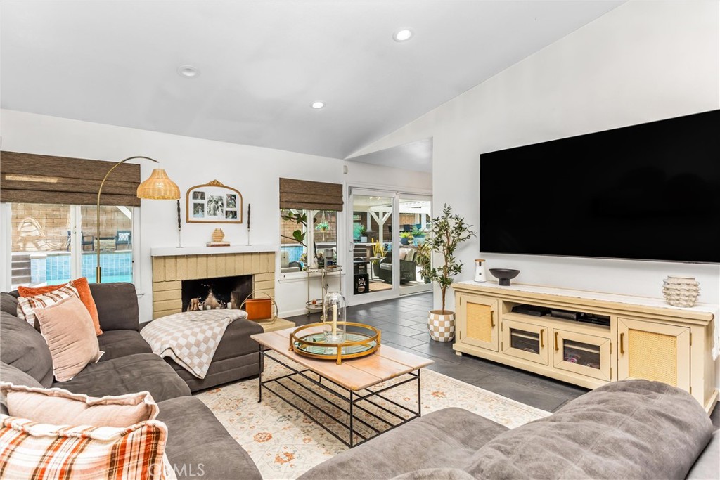 9804 Calle Esplanade