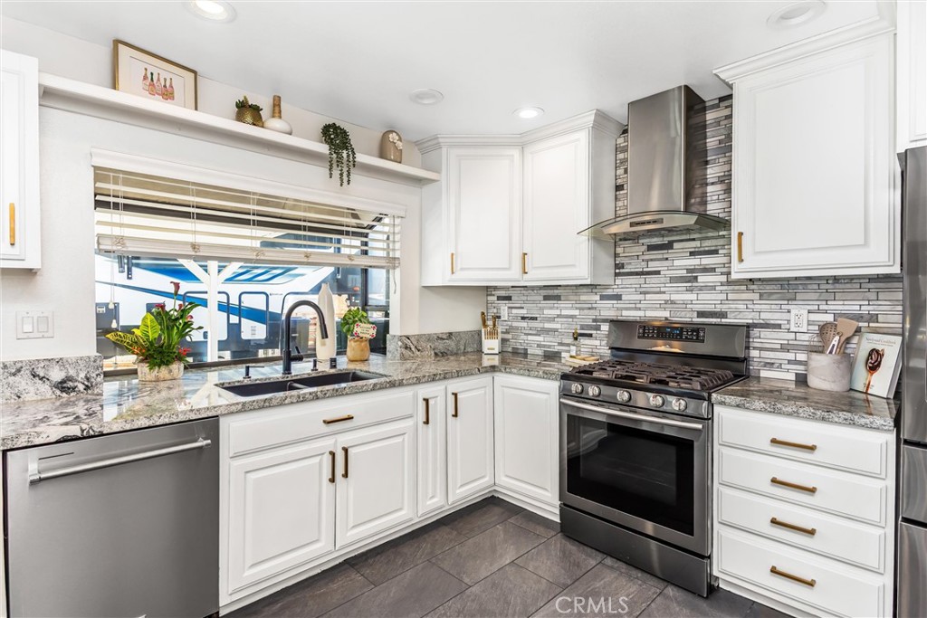 9804 Calle Esplanade