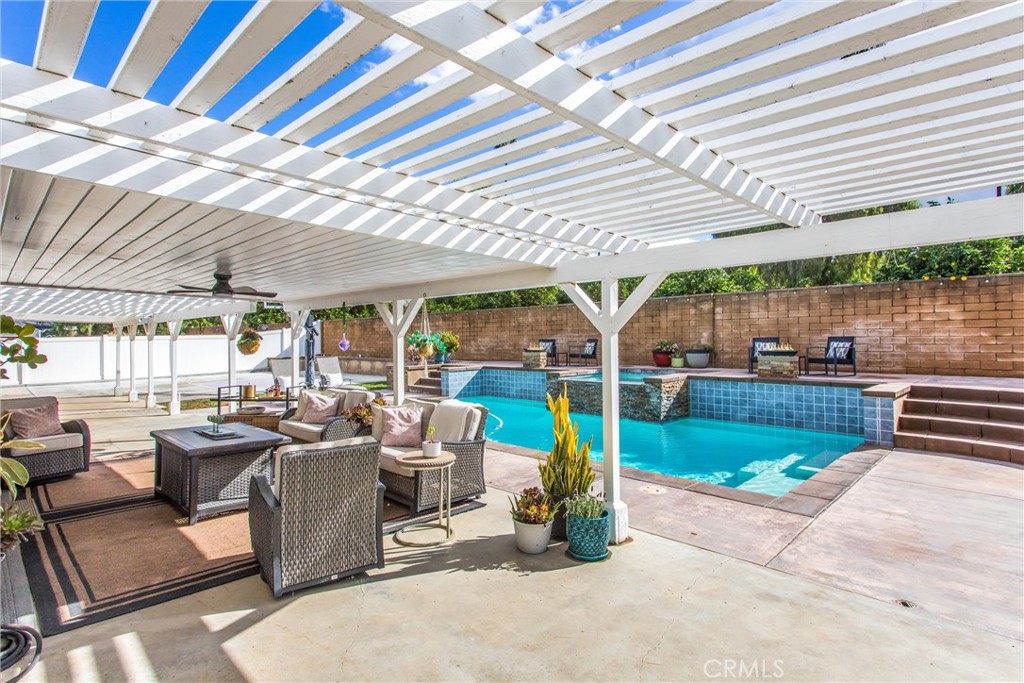 9804 Calle Esplanade