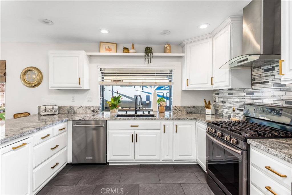 9804 Calle Esplanade