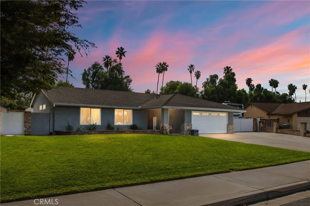 9804 Calle Esplanade