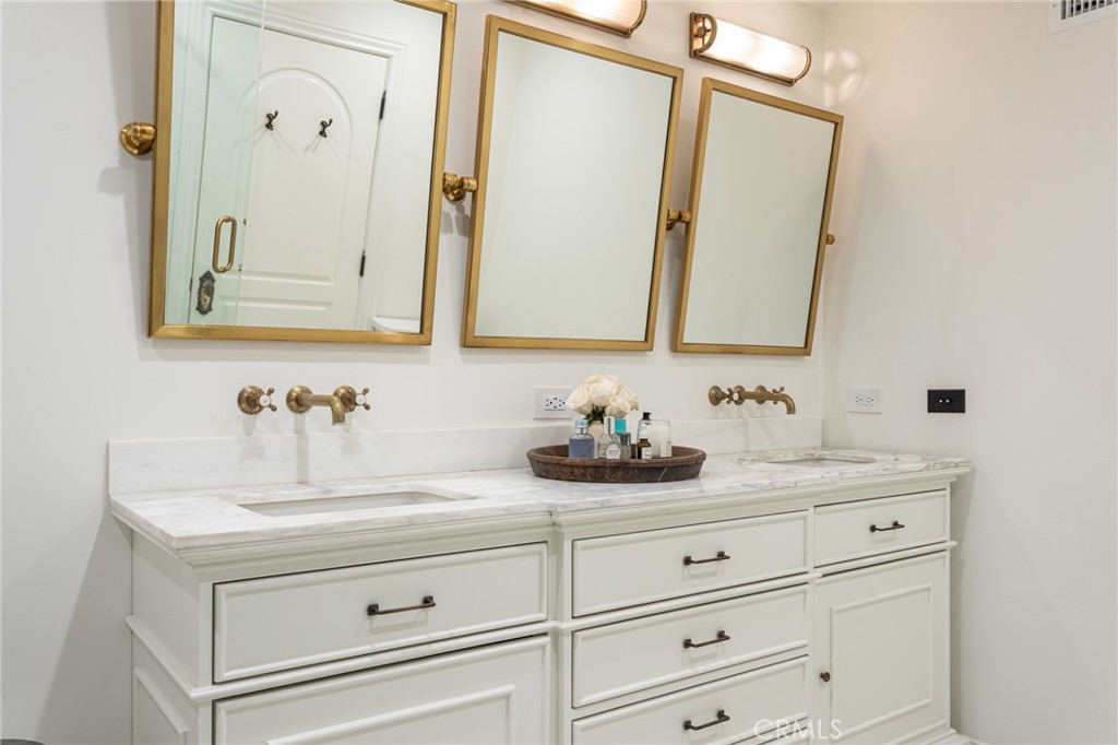 1615 Port Charles Place