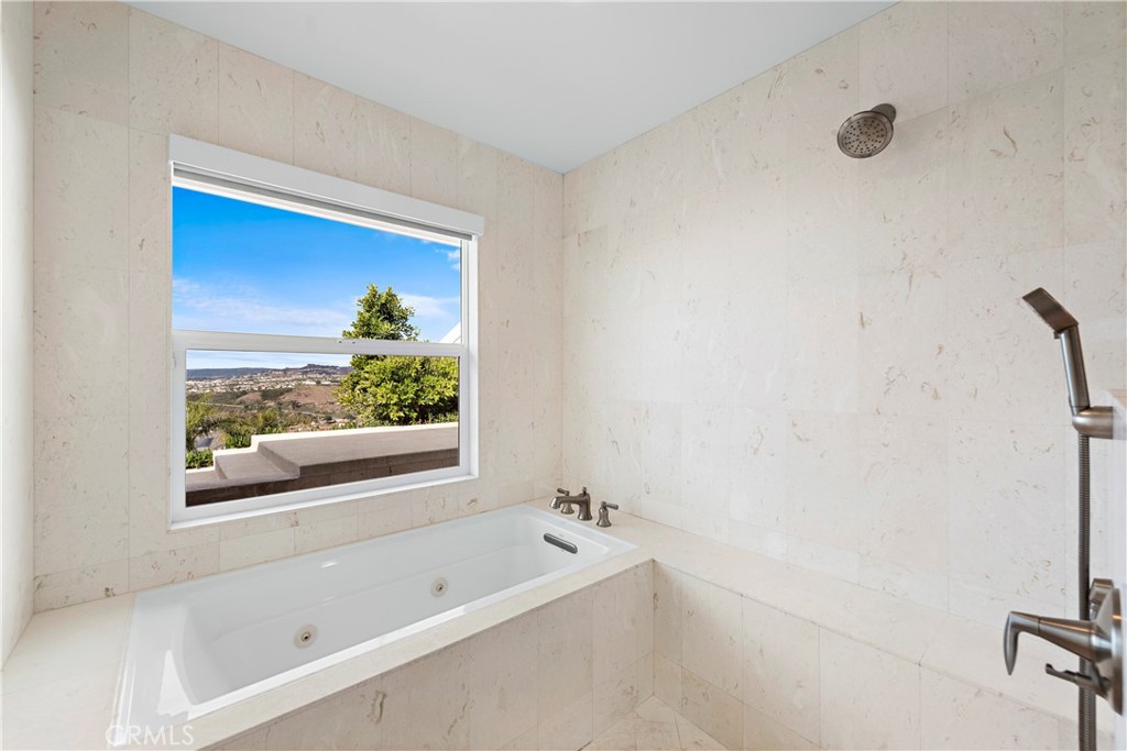 701 Avenida Presidio