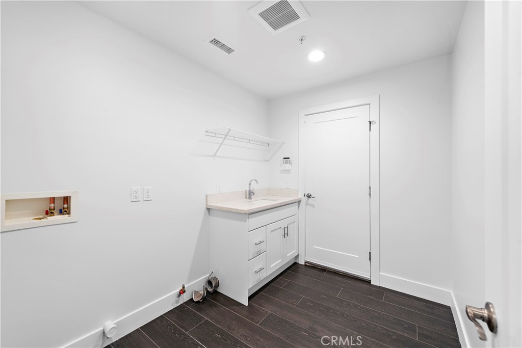 701 Avenida Presidio