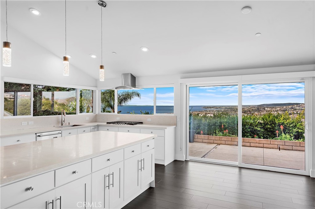 701 Avenida Presidio