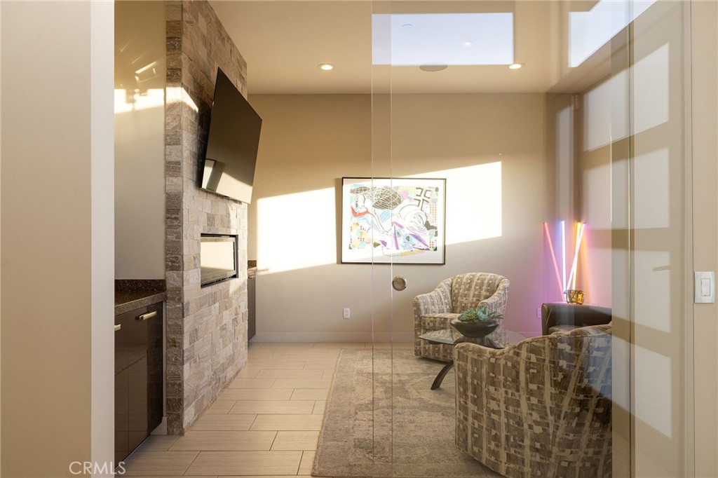 1430 Dolphin Terrace