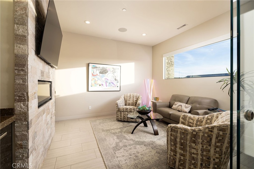 1430 Dolphin Terrace