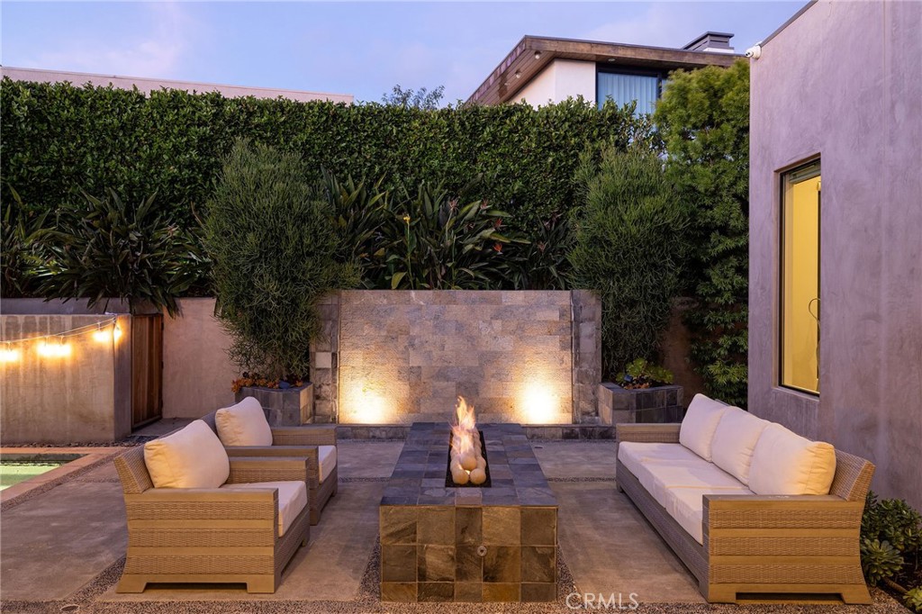 1430 Dolphin Terrace