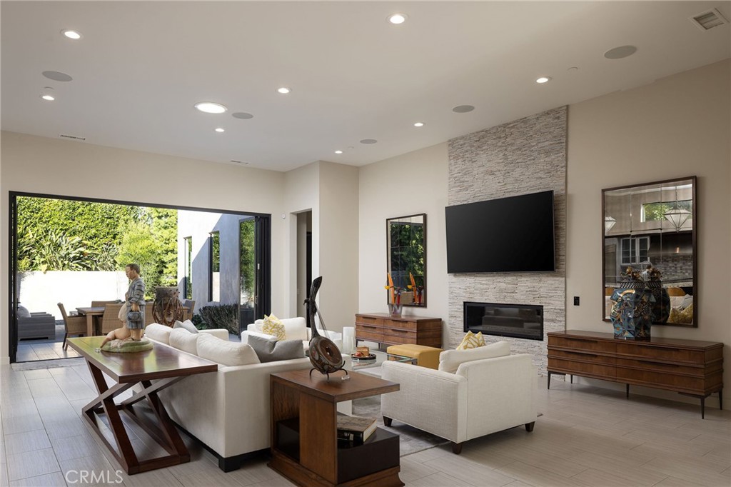 1430 Dolphin Terrace