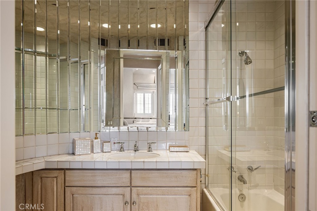 3 Weybridge Court