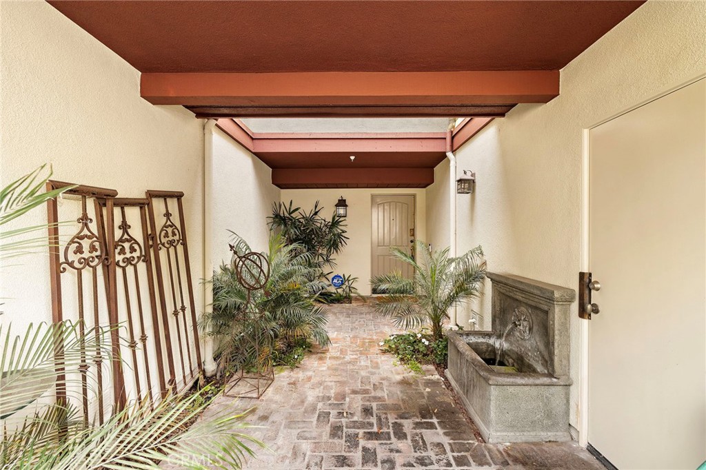 2741 Bungalow